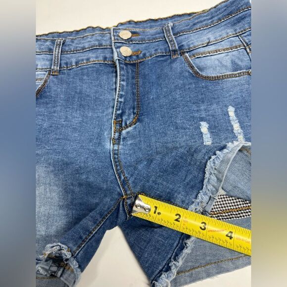 Denim Light washed Distressed Shorts Size 6 - Picture 6 of 8